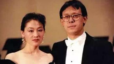当年，姜文受到邀请去《北京人在纽约》剧组拍戏。可是，拍戏时，他对导演郑晓龙说：“