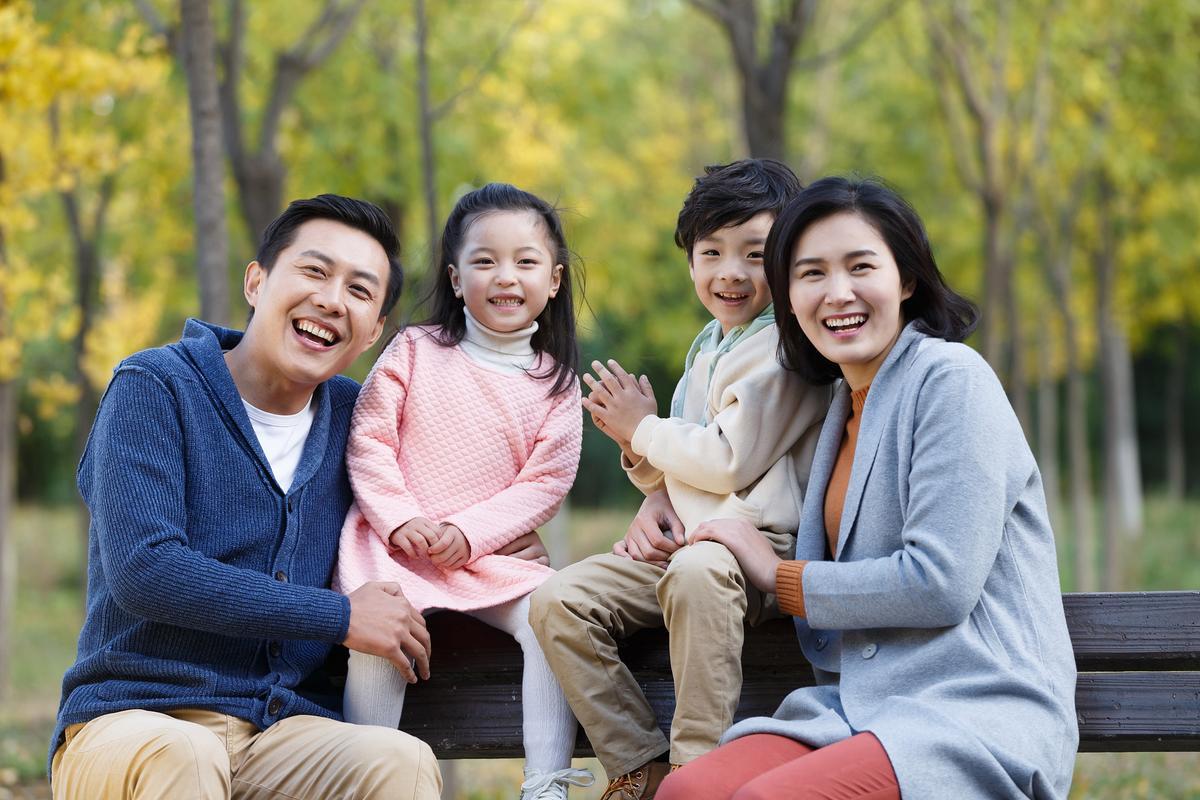 假如你老了那一天，认为谁是对你最好的呢？1，兄弟一难指望2，姐妹一一难依靠