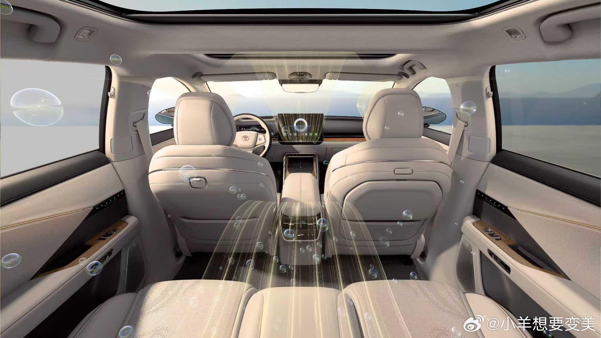 我发现一个挺有意思的对比：铂智3X和铂智7，虽然都是纯电，但传播方式完全不同。铂