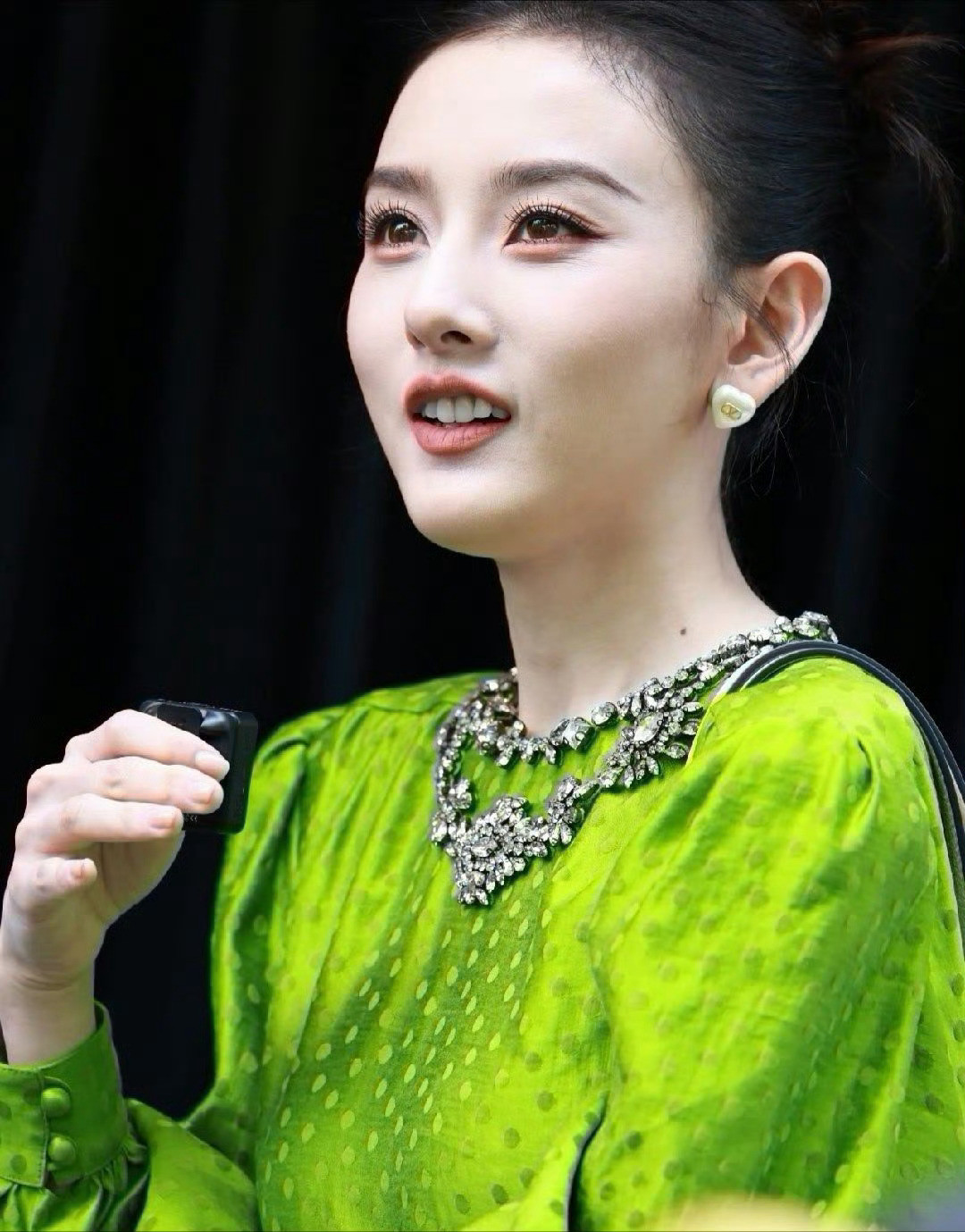宋祖儿线下活动生图真白长宋祖儿