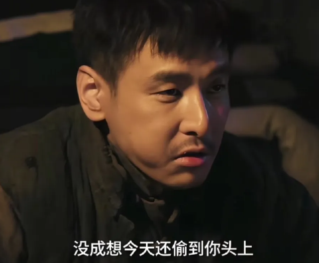 《归队》为了完成任务，高云虎扮成乞丐溜进汤德远酒楼后厨偷东西，被汤德远当场撞见