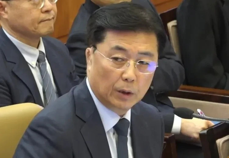 韩国前总统摊上大事了！哇塞！前总统竟然被调查了！听说他可