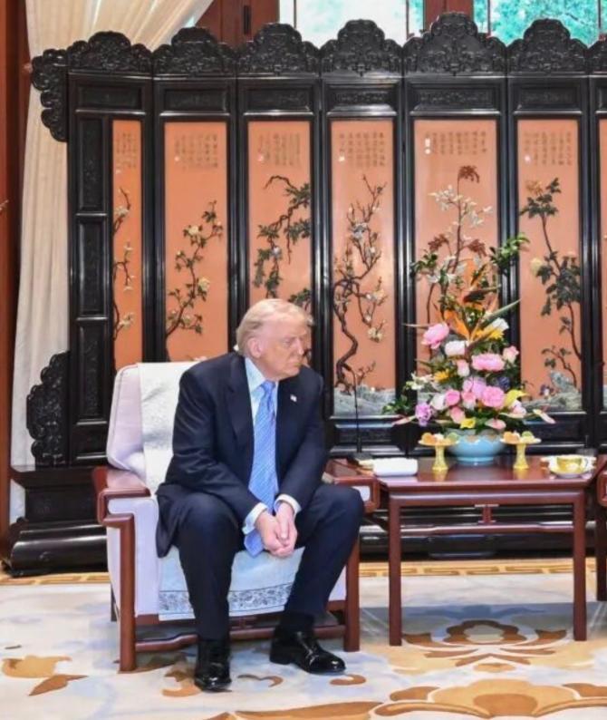 纽约时报报道：“此次峰会实质性成果寥寥，但特朗普改变了美国对华政策的基础，摒弃了
