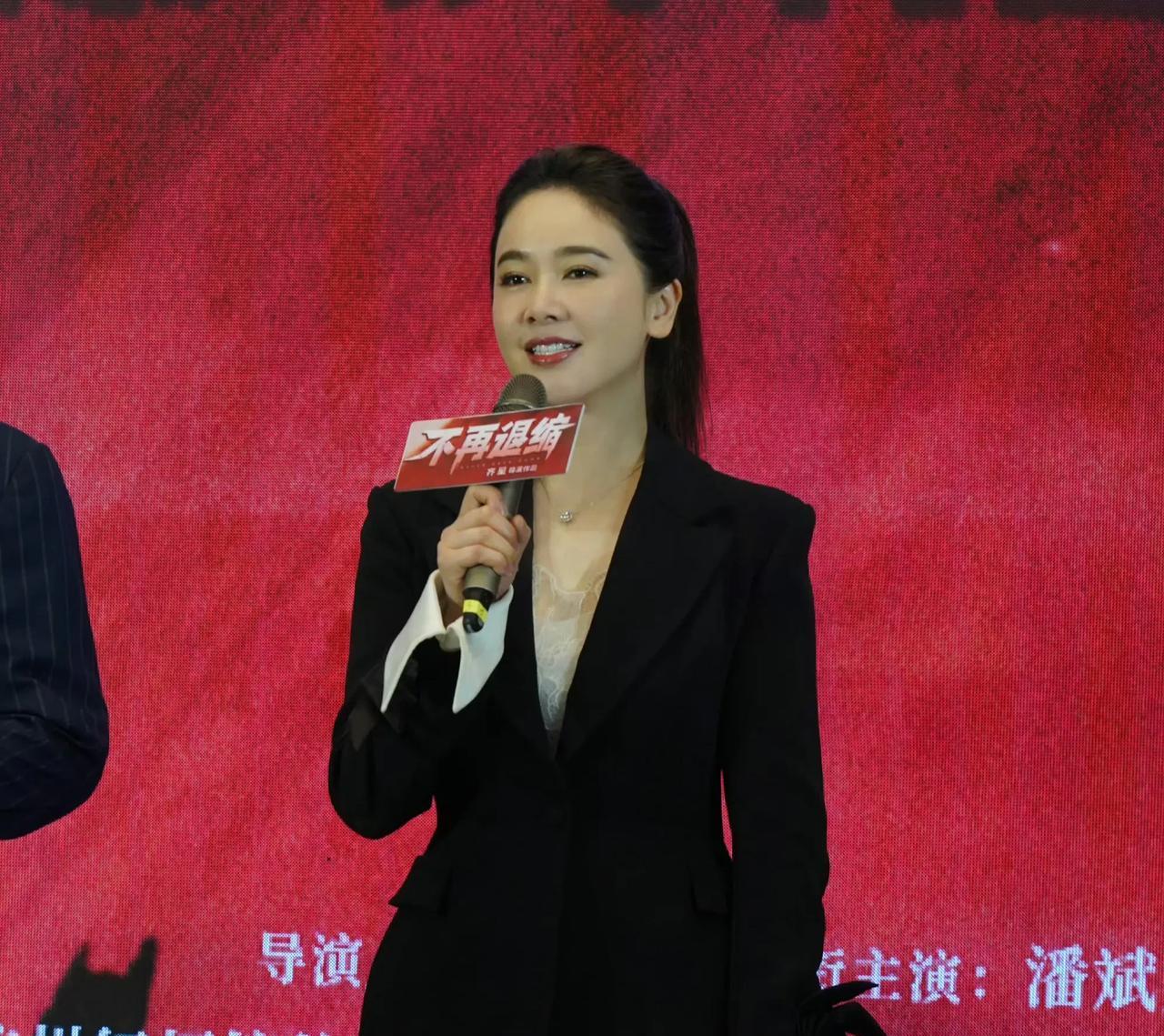 48岁的左小青真的给所有女生提了醒上了年纪，身体再怎么好，也千万不要随便尝试