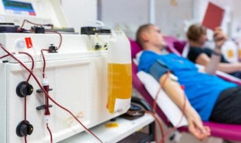 美国中产阶级沦为许三观！被NBC的新闻惊到：全美每天有20万人卖血，每周可卖