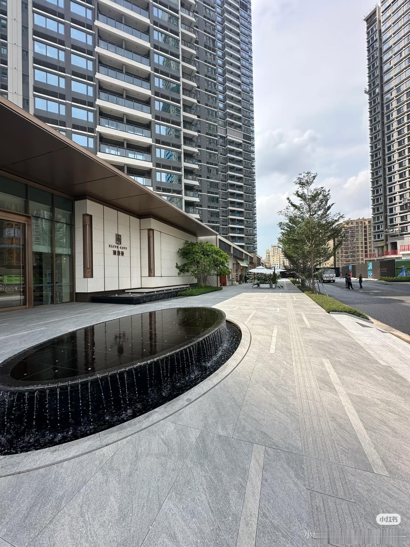 润珑苑要交房了，听说有瓜吃，真的挺不可思议的。