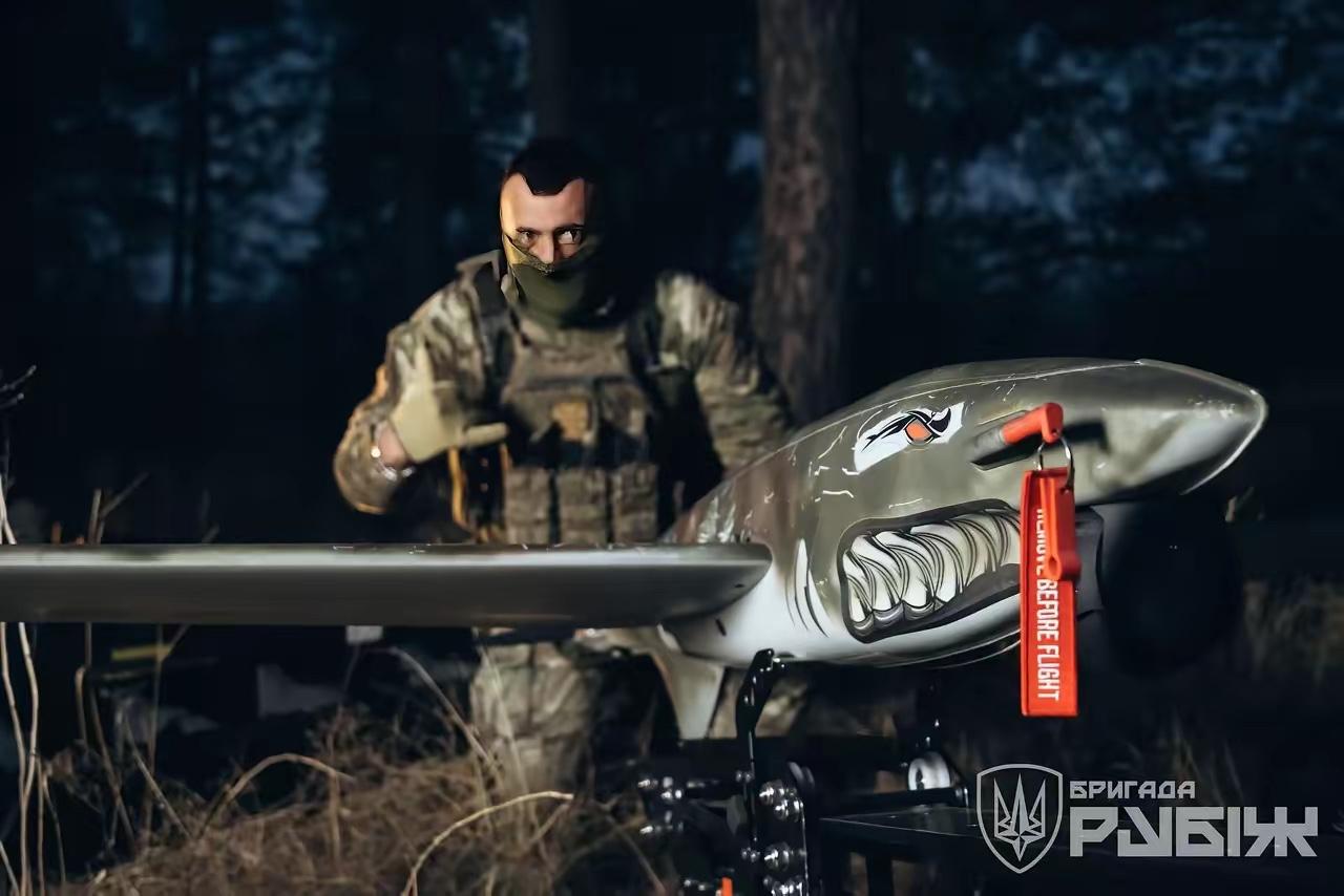 乌克兰做了一件重塑数十万乌克兰军队的事情：乌克兰国防部把传统国防采购的“金字塔结