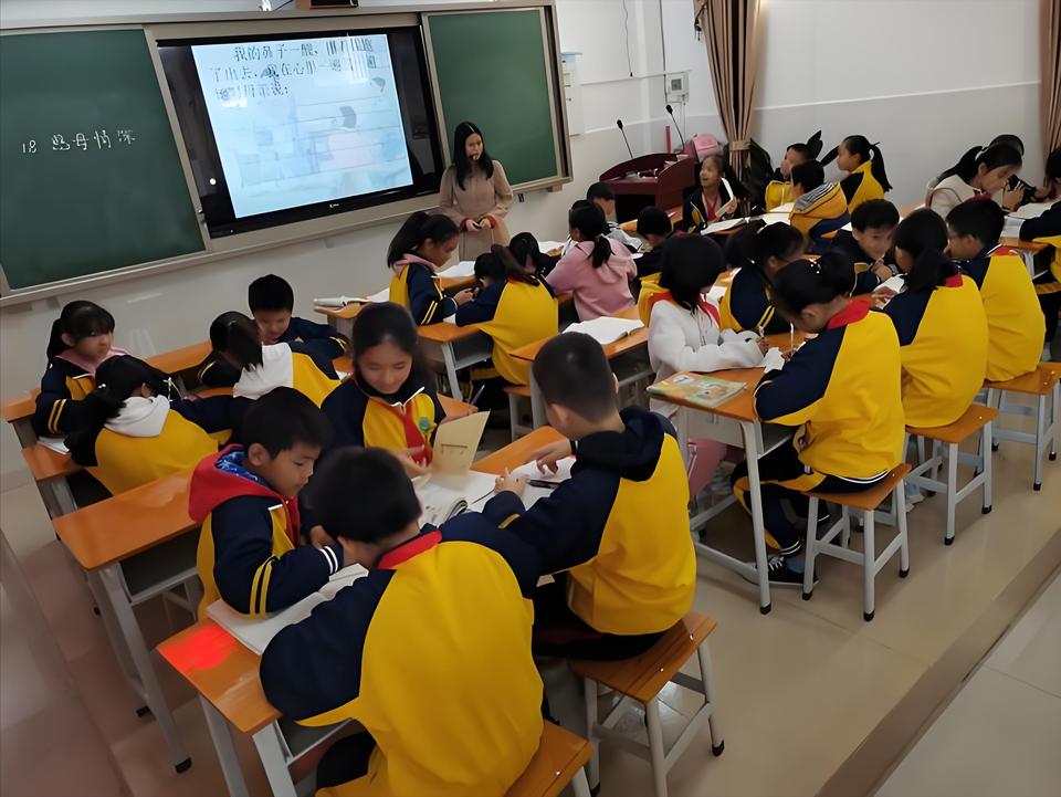 六年级家长注意！现在不抓这几点，孩子初中当学渣！1、英语要按“三步法”死磕