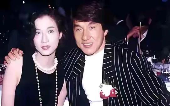 那个被称作“一生最大错误”的女儿，今年二十四岁了。父爱缺席的二十四载。199