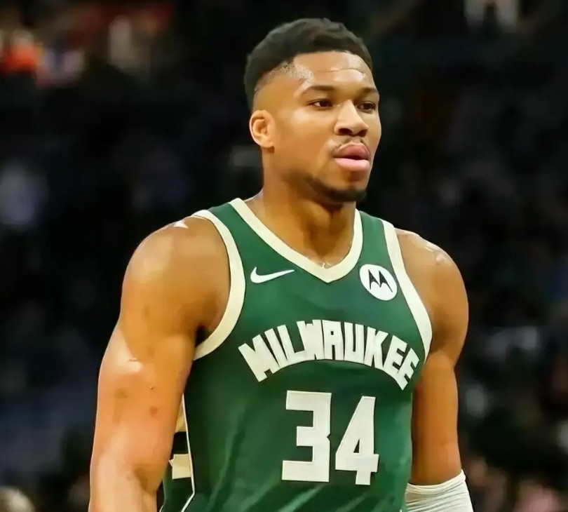 太丢人又输球！雄鹿队113-131老鹰队，看看球员数据和正负值，看看谁该为失利负