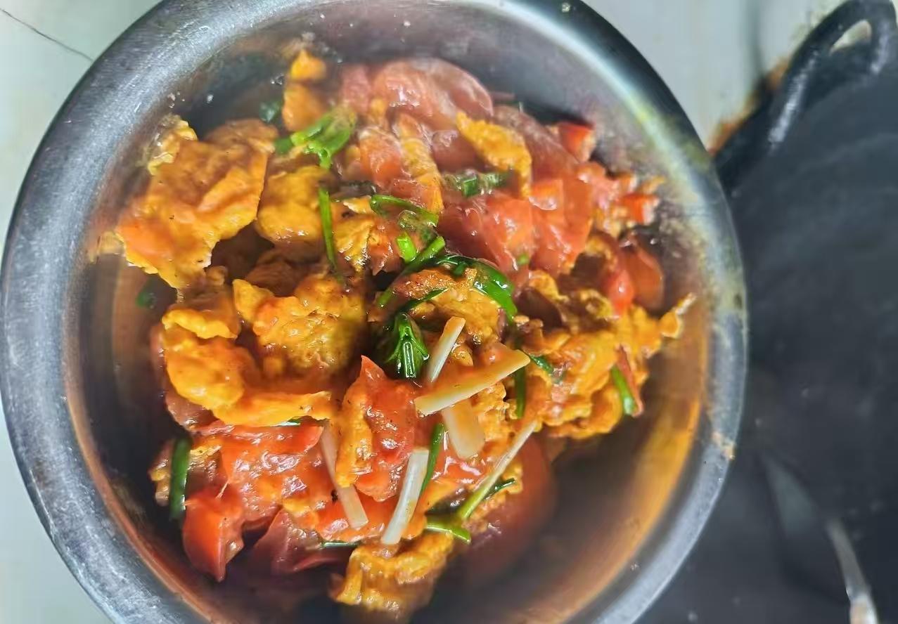 对我们普通人来说，现在就是生了儿子，也不要太嘚瑟。我侄媳妇娘家四个女儿，三个离婚