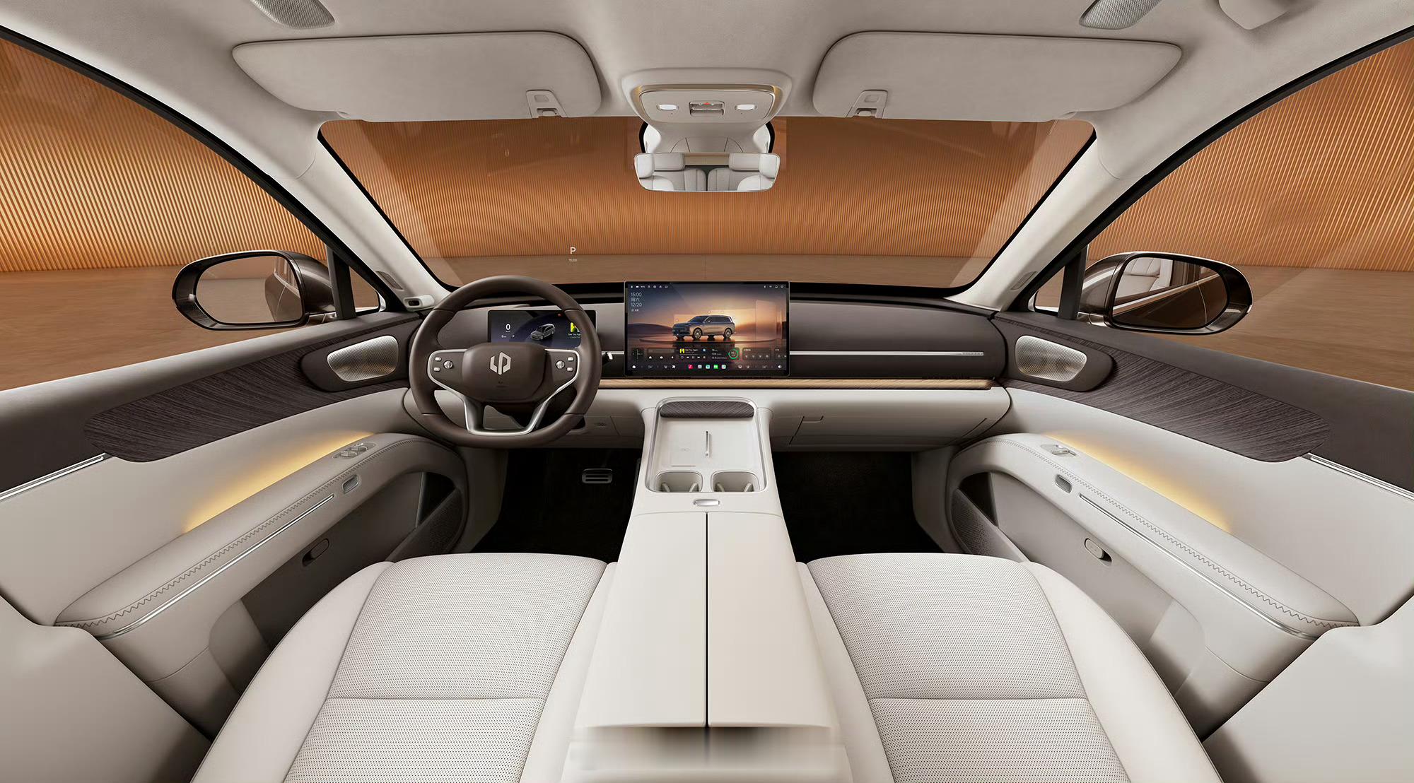 零跑D19内饰是很清爽的家庭风，材质、配色都很温馨居家；中排座椅尺寸克制，给后