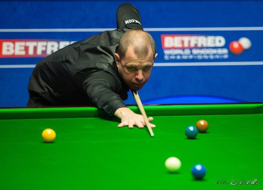 霍金斯5-3击败尼尔·罗伯逊，率先晋级威尔士公开赛4强，半决赛将对阵吴宜泽与江俊