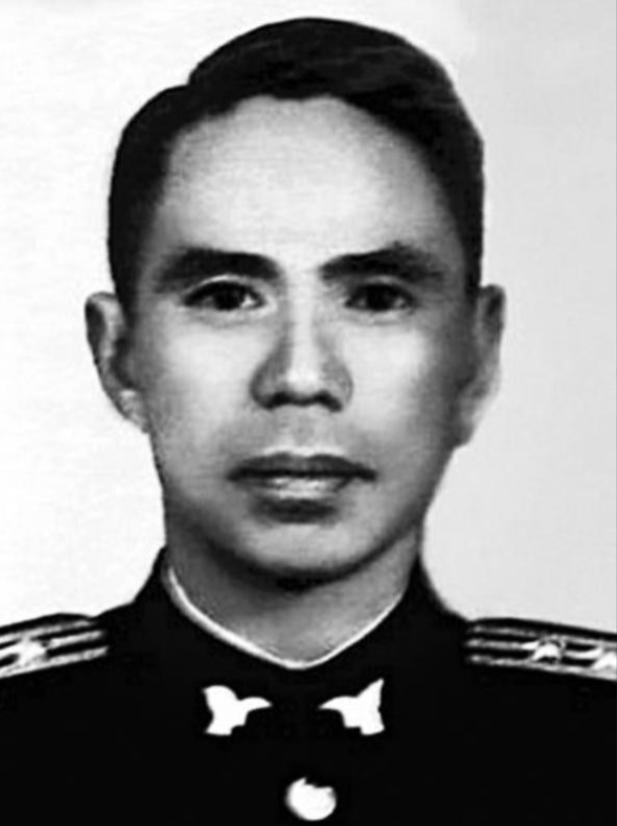 1992年，长期旅居美国的特务头子毛森，在生命垂危之时，向他的儿子吐露了心声：渴