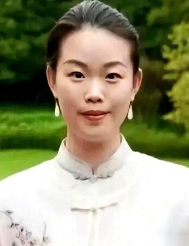 7个月，艺术史博士毕业。你敢信吗？一个学生物的，摇身一变，成了艺术史专家。我