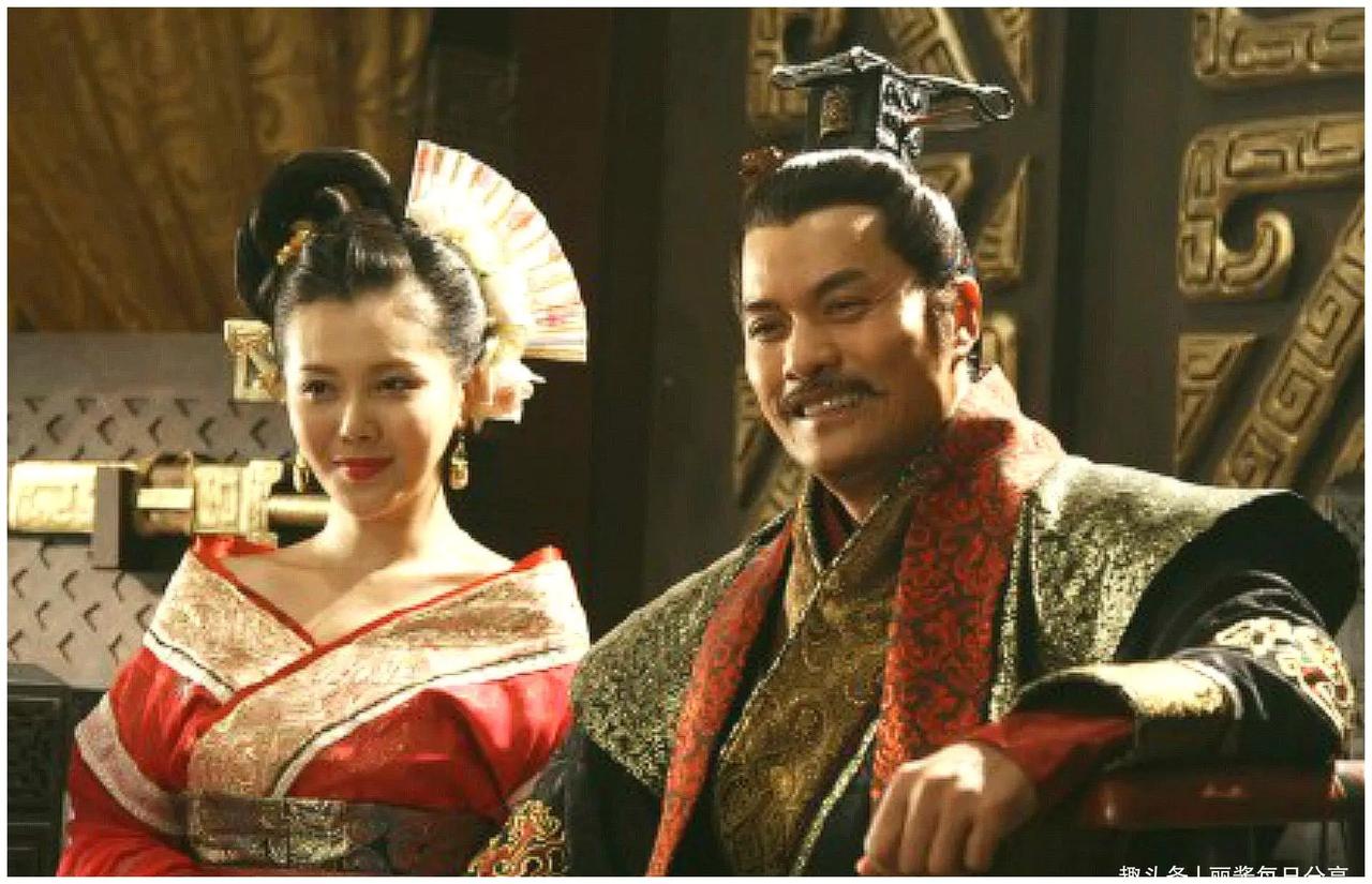 公元前200年，刘邦有一次路过后宫，想起还有个没睡过的女人，就去找她。一看这女人