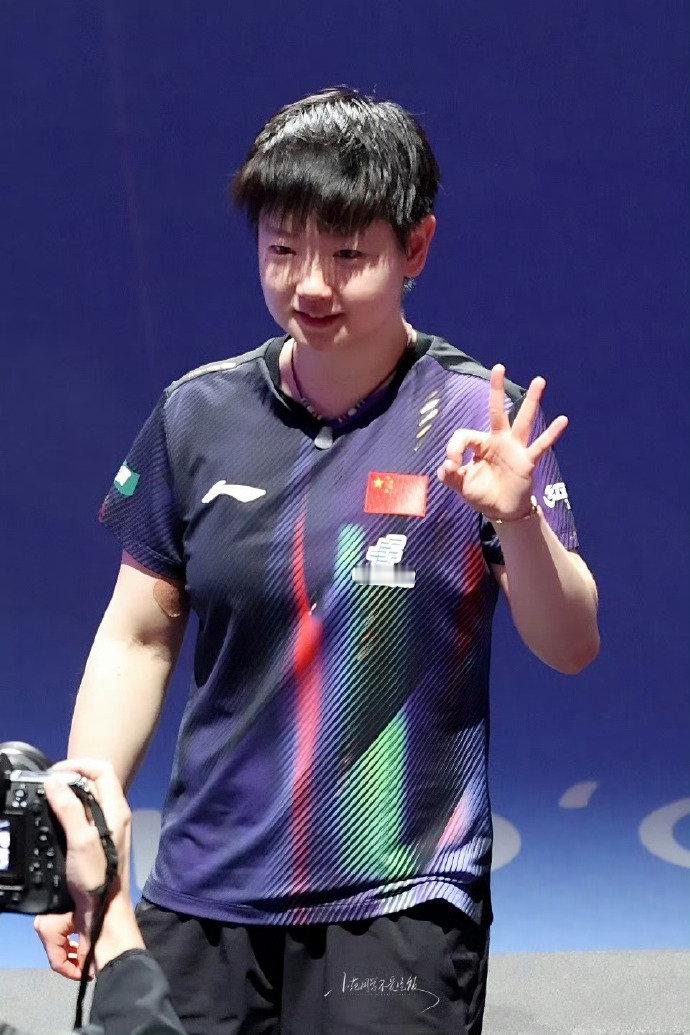 三大赛都有孙颖莎创造的历史孙颖莎不仅是冠军收割机，更是历史改写者。她是世乒赛女