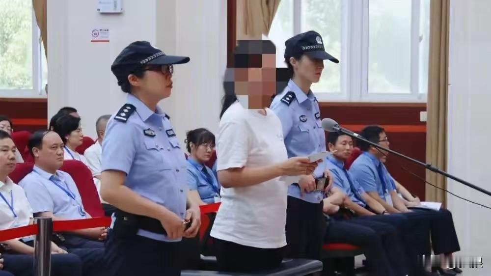 据湖北天门市融媒体中心消息，为深入贯彻中央八项规定精神，增强领导干部法治意识、廉