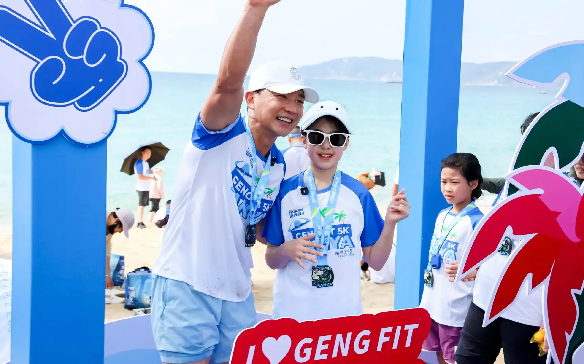 刘畊宏带女儿参与5公里亲子跑12岁泡芙身高超过爸爸肩膀