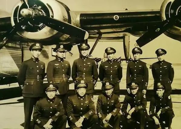 1947年2月，山东济南的国民党空军和宪兵发生火并，骄横的空军和霸道的宪兵互不相