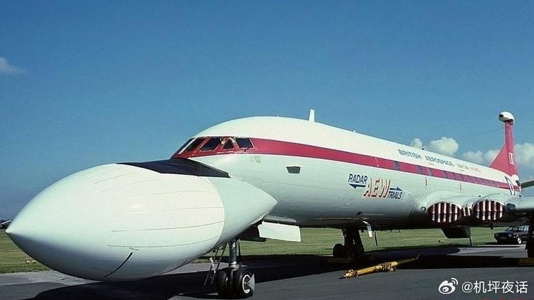 形似“香肠嘴”的日本EC-2电子战飞机完成首飞3月17日，日本自行研制的EC-2