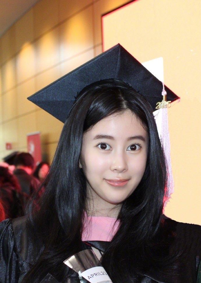 黄圣依带着两个儿子走了，杨子见复合无望，终于亮出了他的王牌。没想到他竟然还有