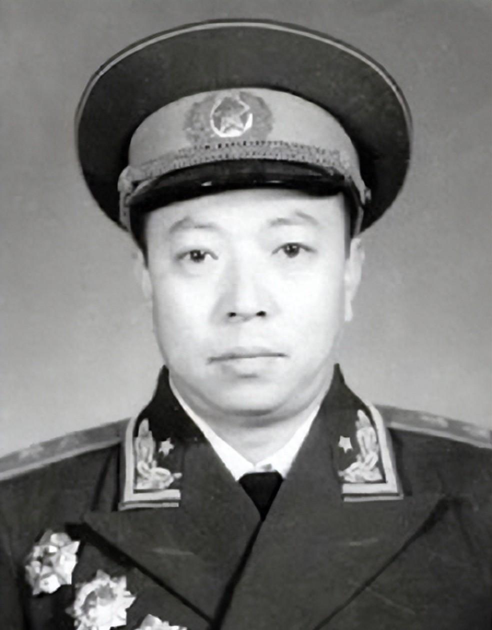 1969年，梁必业将军被派到蟠龙墩农场后，向连长提出了两个有见地的建议，你知道都