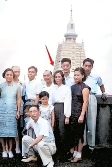 1979年，贺子珍和家人的一张合影照片。想当年，贺子珍可是永新的一支花，此时的