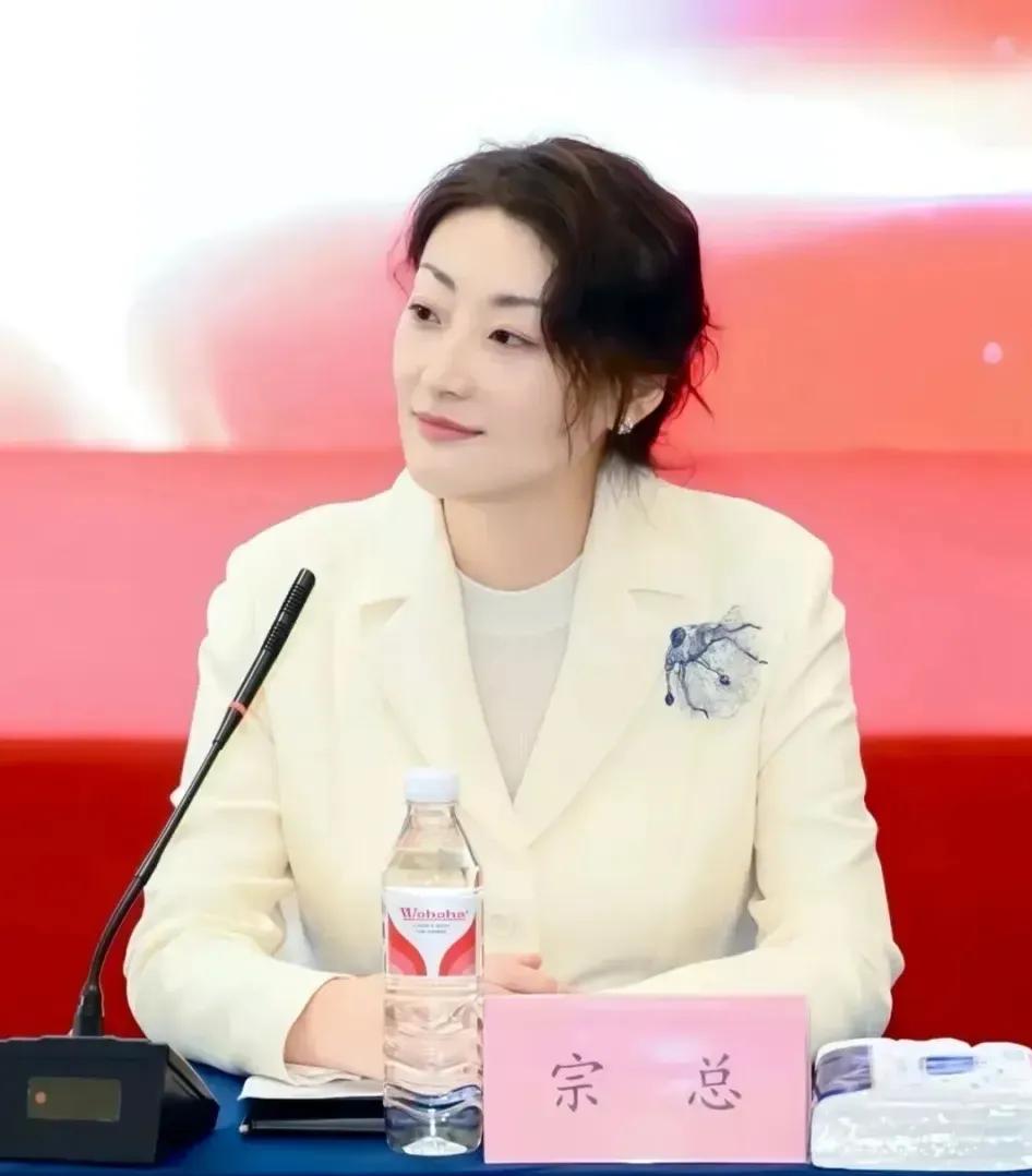 宗馥莉为什么离职？又为什么要去经营娃小宗？这个名字体现了出了大小姐的无奈和心