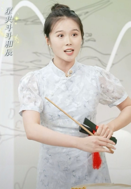 天哪，继宇辉后，与辉同行首次出现15万+观众同时在线的主播。刚刚新主播真真一出场