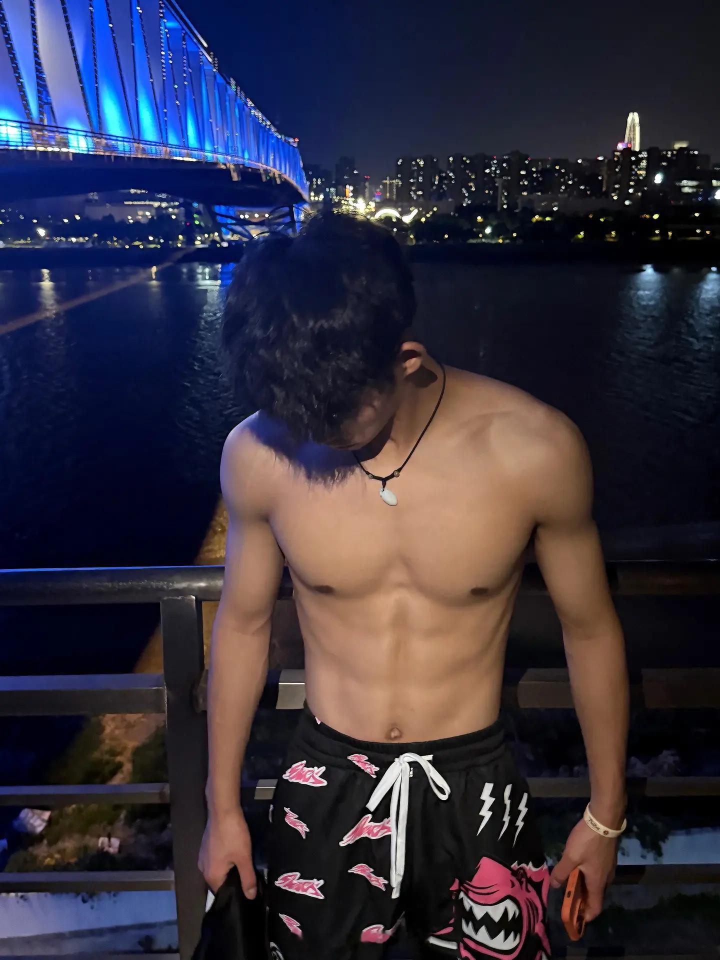 182cm74kg篮球体育生