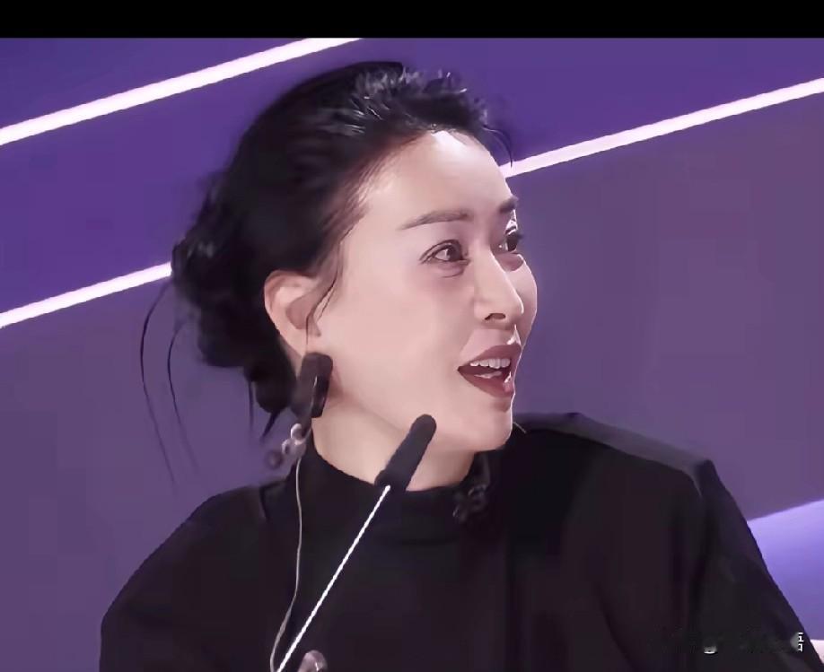 看完整了的那英，我觉得现在的医美真是厉害。楞是把一个土味十足的大村妞，整成了一