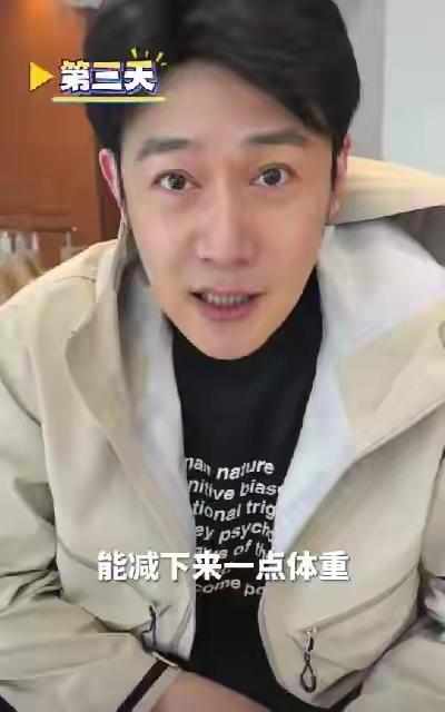 [鼓掌][鼓掌][玫瑰][鼓掌]最近大家都在关心两件跟心脏有关的事：一是张雪