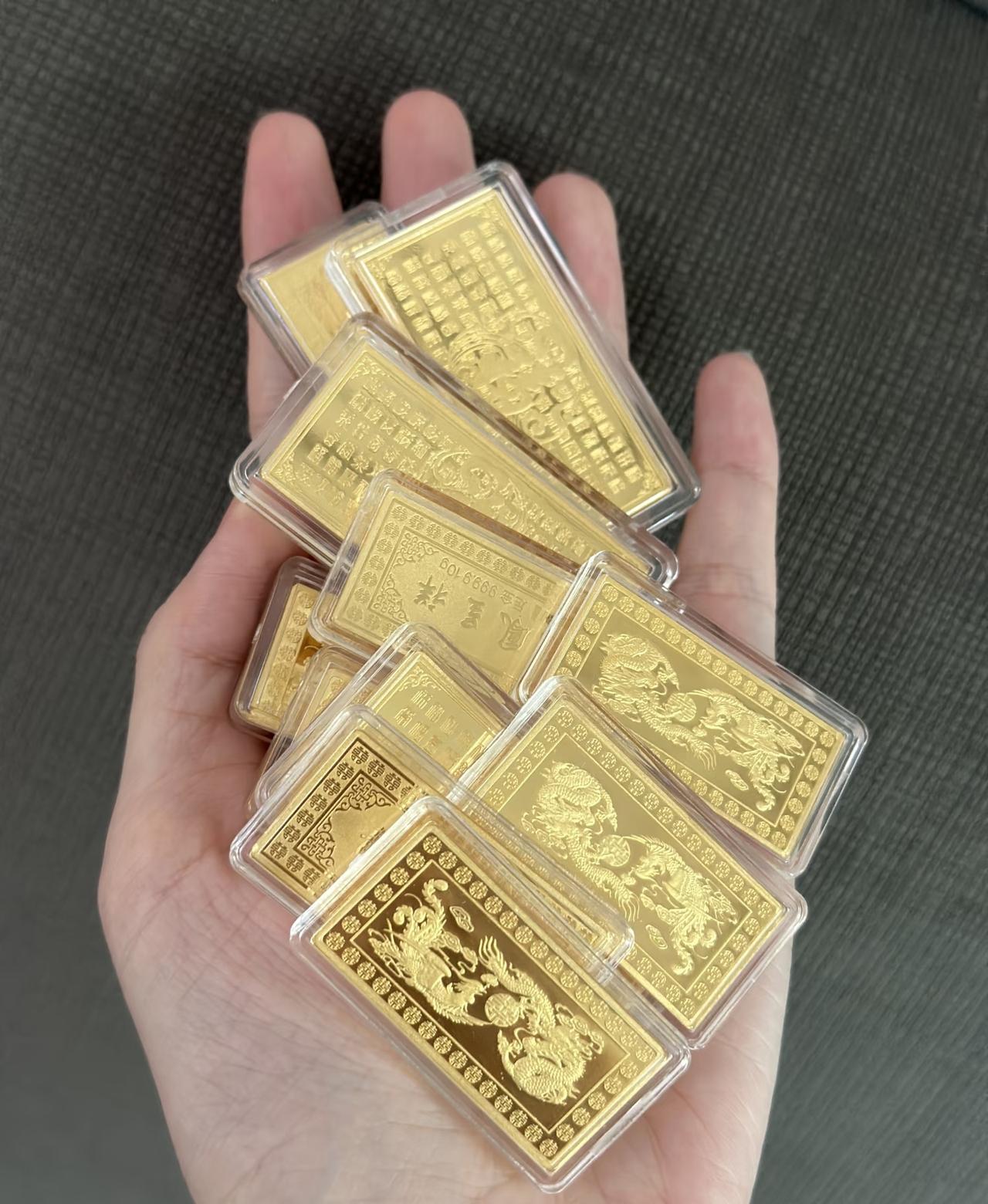 没想到越南这边掀起抢金潮，金店一度货源紧张，核心还是大家担心货币贬值保资产。