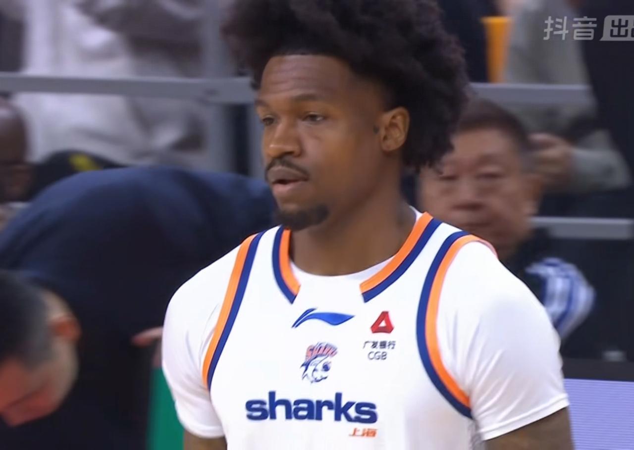 CBA广东主场73：113大比分惨败于上海，上海攻防两端打出了统治级的表现，广东