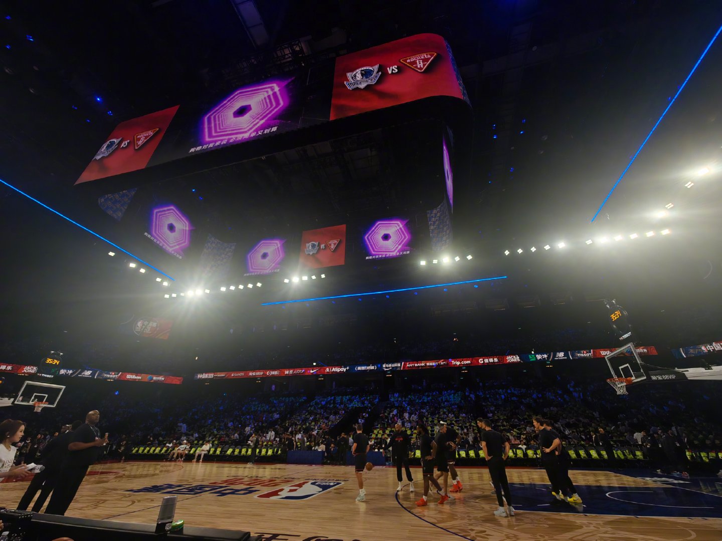 #火箭vs独行侠##nba季前赛##nba中国赛2026##休斯顿火箭#大家！都到现场了吗[点赞][