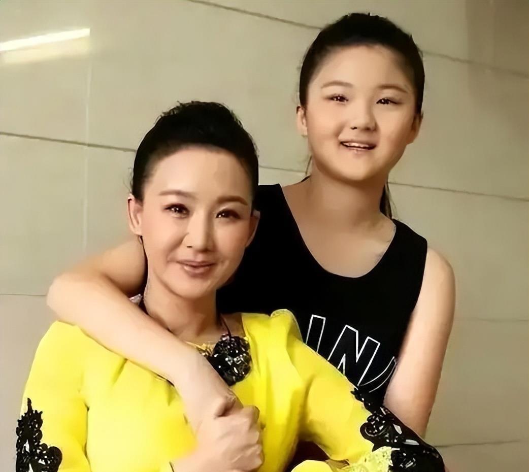 孙楠女儿买宝瑶被困‘女德班’五年，从零逆袭成北影新星！25岁的买宝瑶以“高龄”考