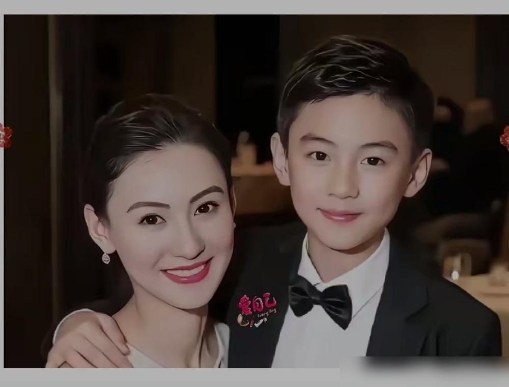 张柏芝三胎混血儿，生父竟是谢家人？前女友猛料炸懵你！谢霆锋早在2018年就