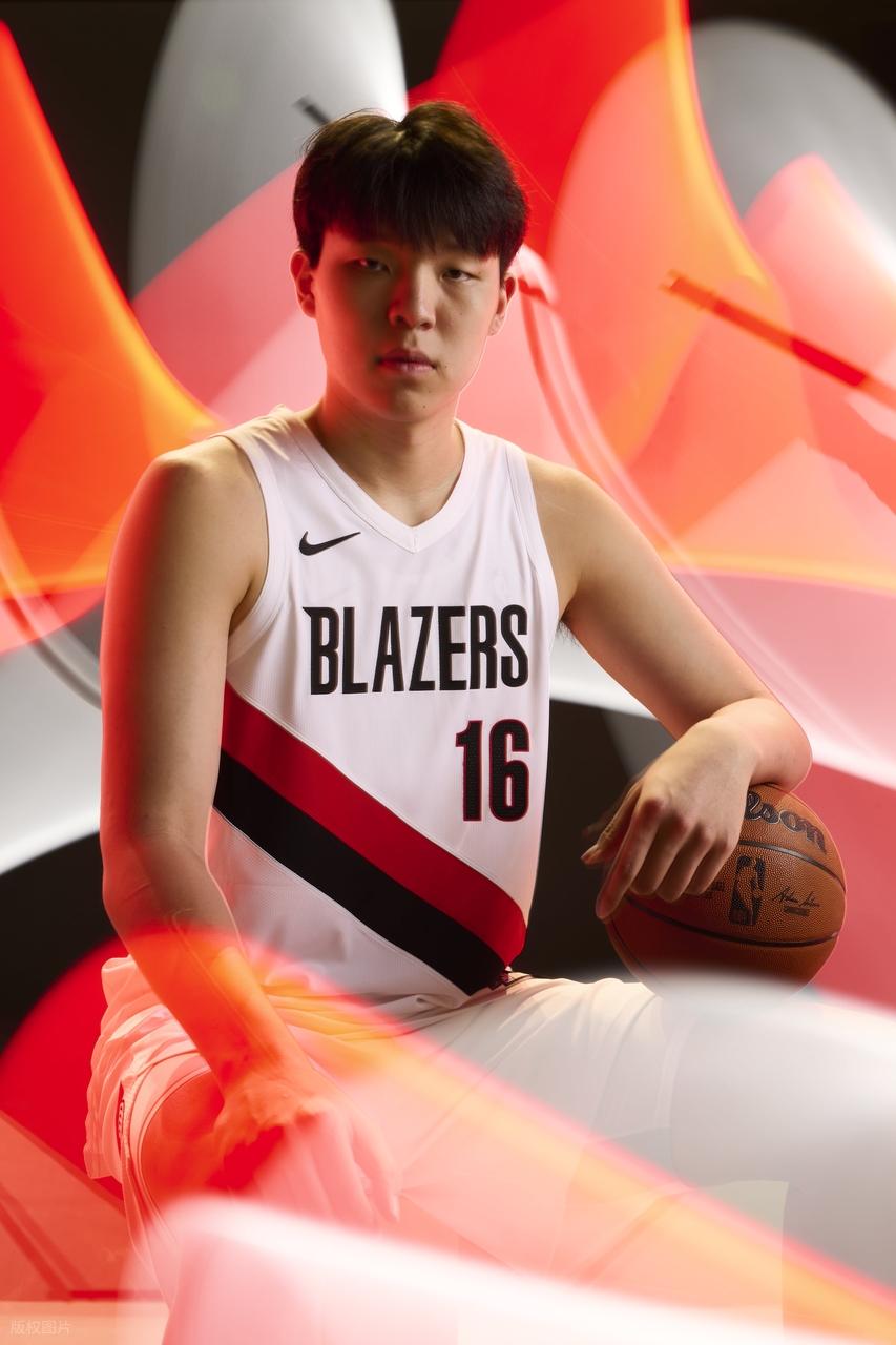 据NBA消息，正在进行的波特兰开拓者队与圣安东尼奥马刺队的第五场季后赛...