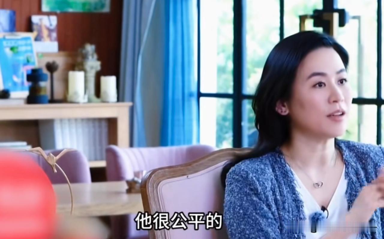 宣萱说：“我在TVB的第一份工资是9000块，当时是1992年，那时香港白领的月