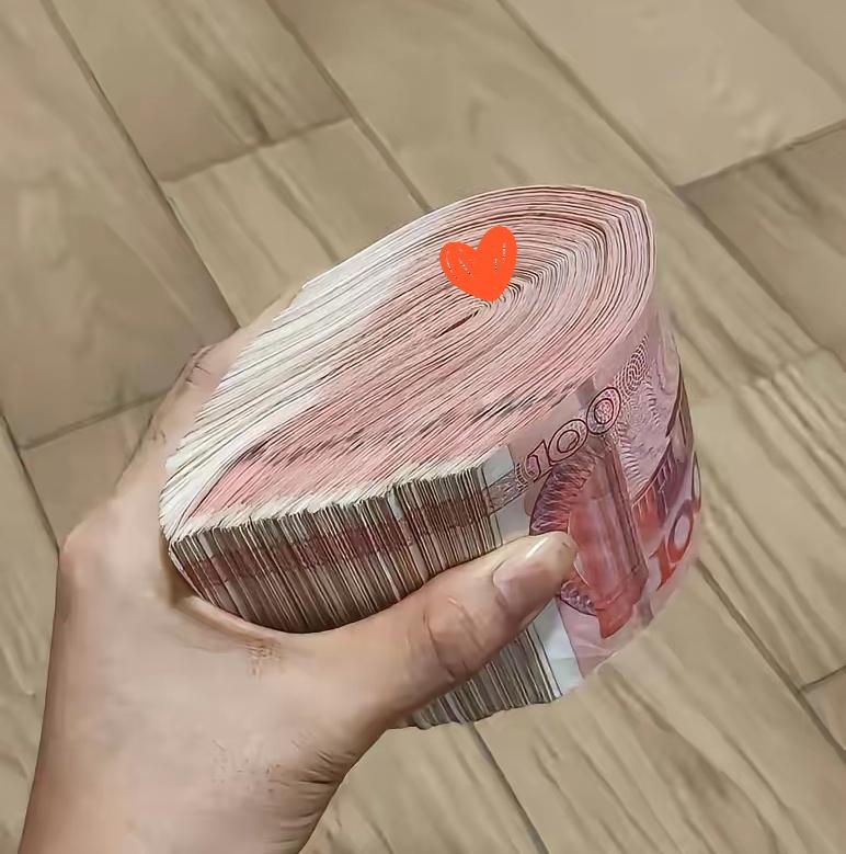 钱，太重要了！你手里有一万，失业了也能保自己三个月的体面。攒到三万，