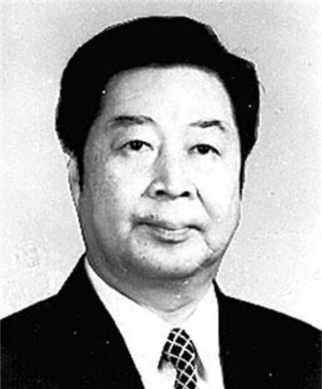 1990年，湖南省委副书记家中被盗，窃贼只带走了4000元现金和两条香烟，警方的