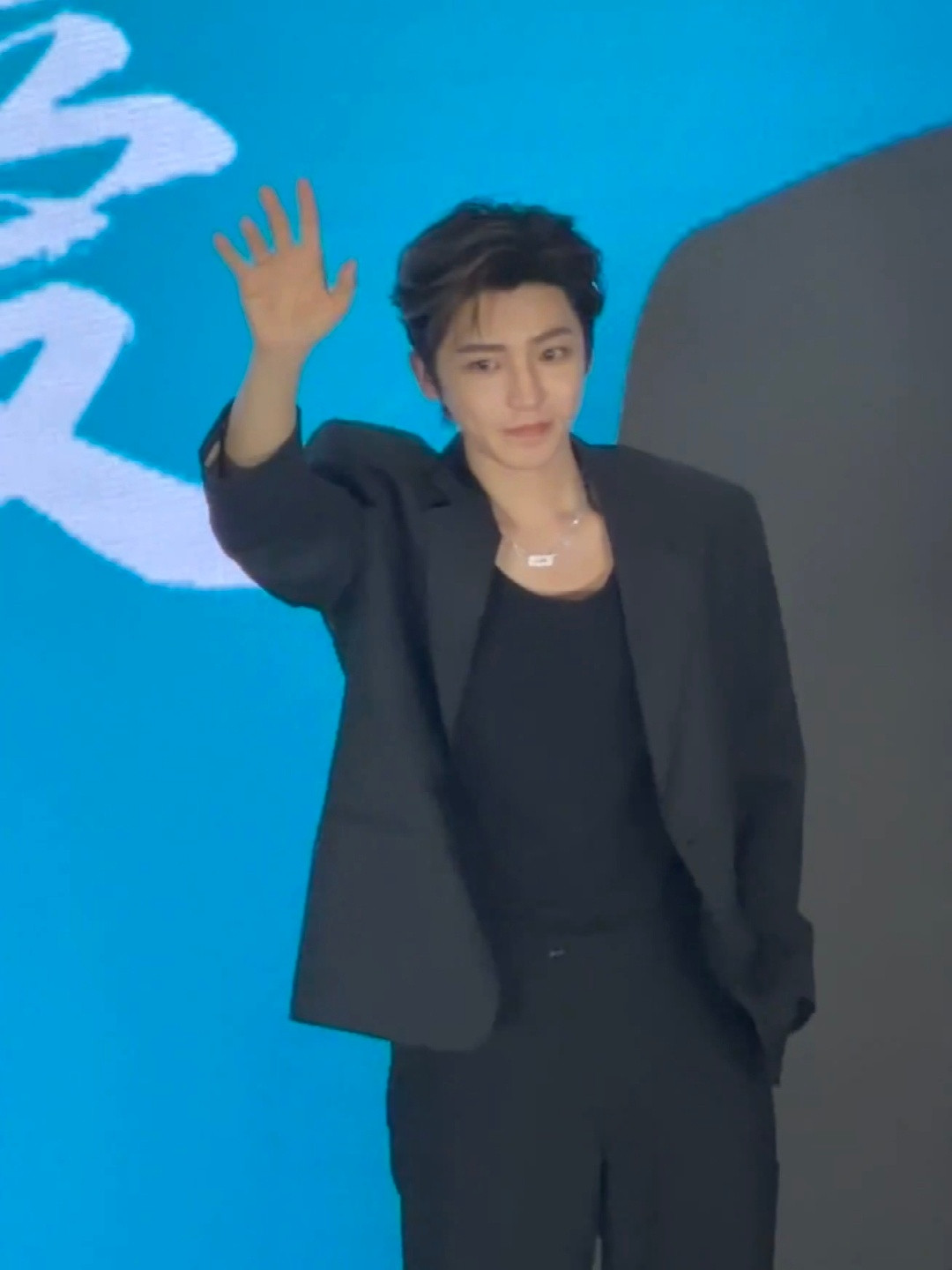 浅浅盘点一下今日份男星活动生图状态，友友们来品鉴丁禹兮，侯明昊，王安宇王安宇高