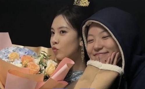 今天看到一个炸裂的新闻，王菲女儿窦靖童和宋妍霏已经同居，王菲也特别喜欢宋妍霏，一