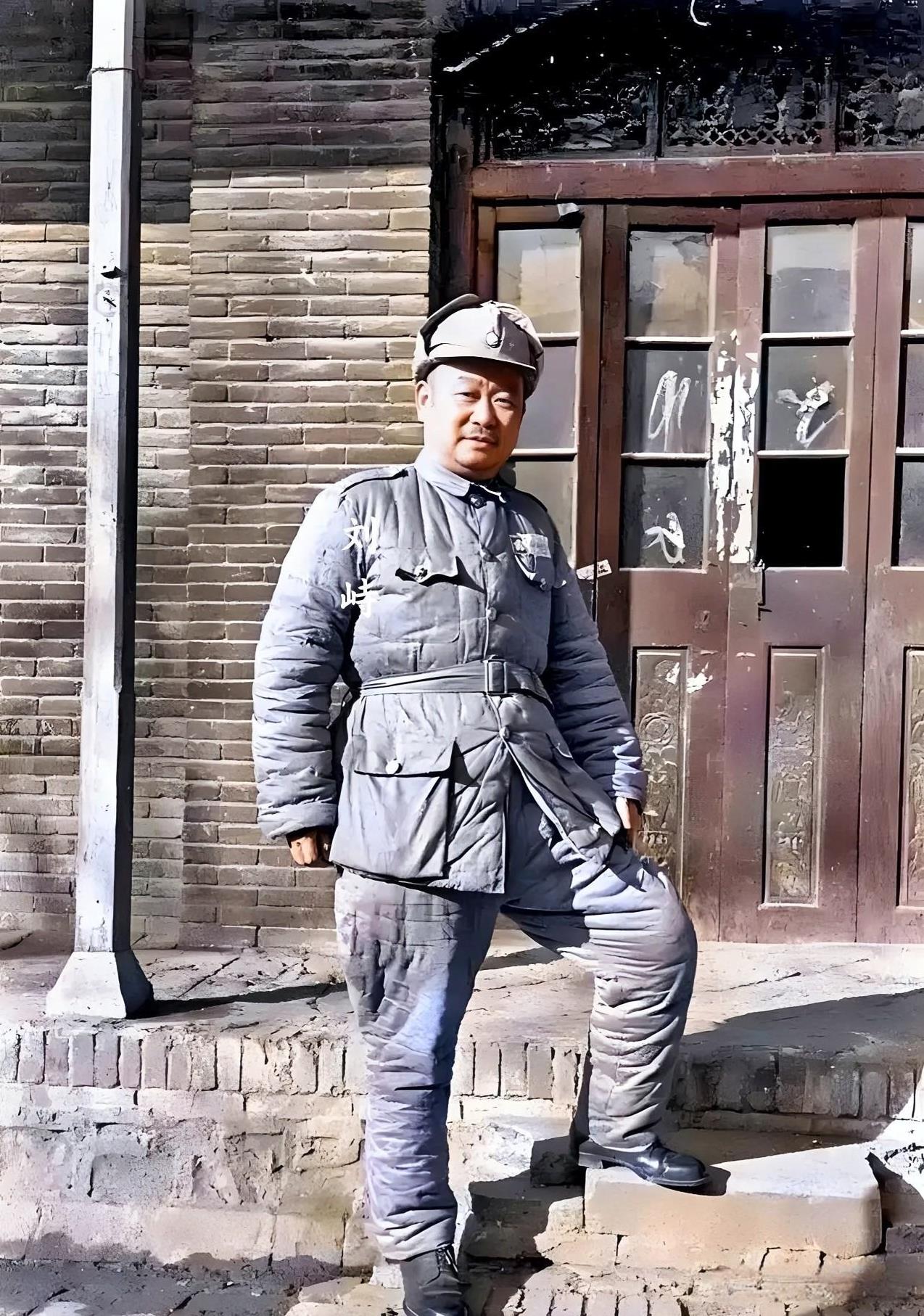 这才是1948年刘峙在徐州的真实貌相，这并非演戏，也绝非电视剧里的演员，而是他当