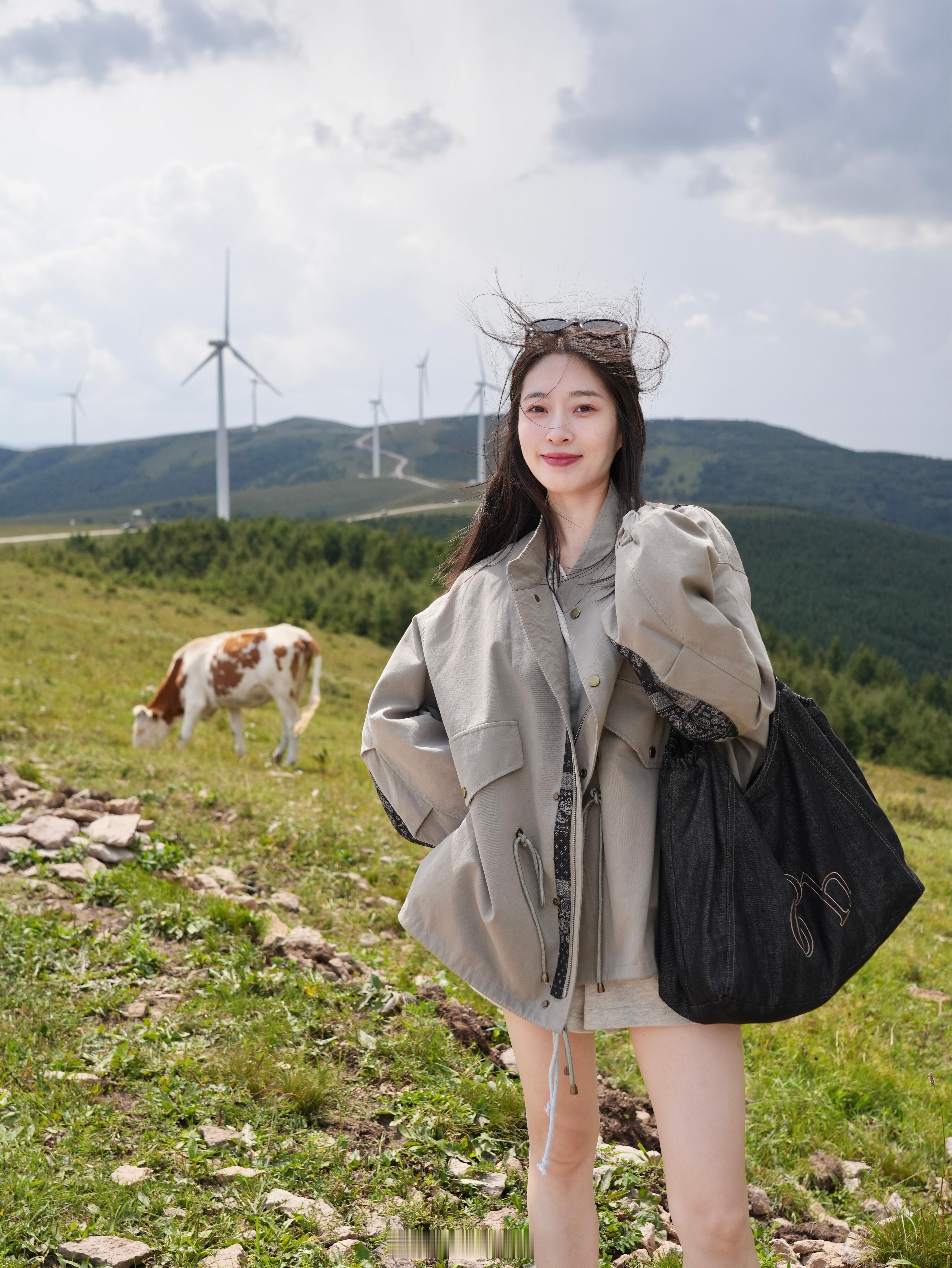 风吹草低见牛羊🐂​​​