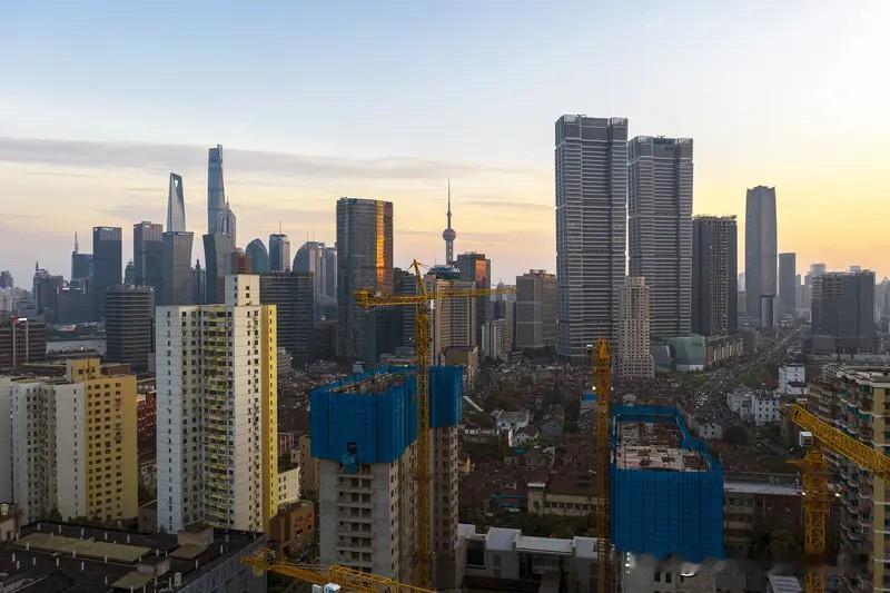上海楼市可能是境内唯一还具有投资价值的房产市场了。为啥？还是因为有高收入群体的真
