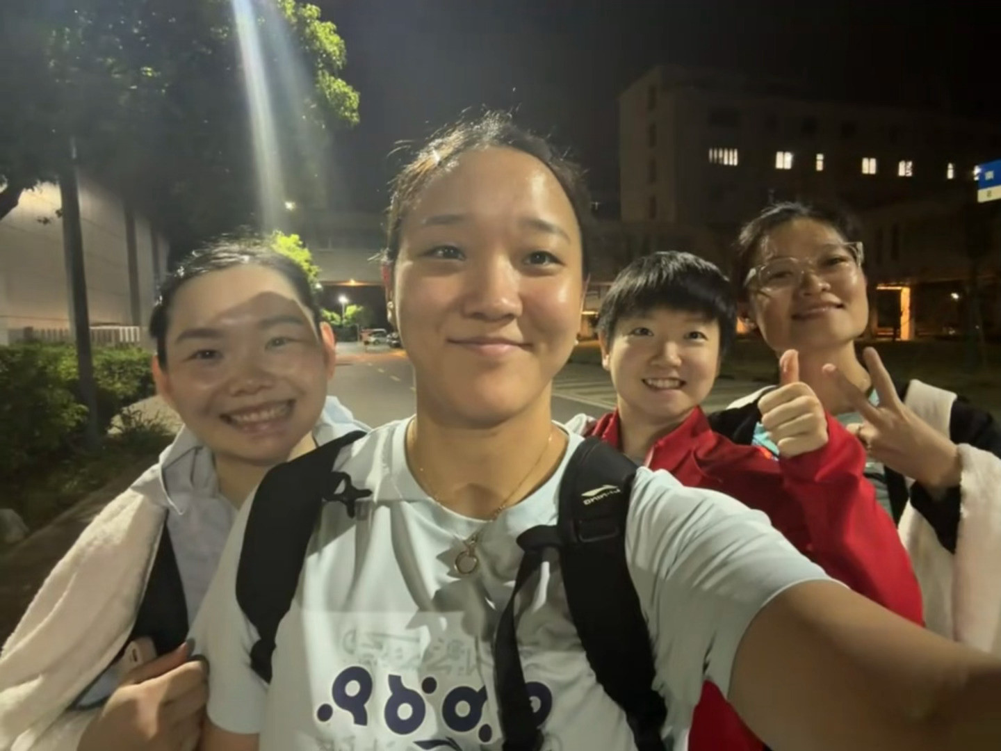 明媚小包妹✌🏻👍🏻​​​