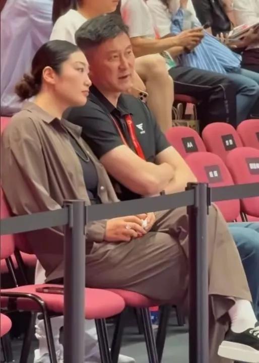 李梦不知道无用之用吗？很吃惊她的四个感谢！是底气很足呀！但感谢里也有不少漏呀