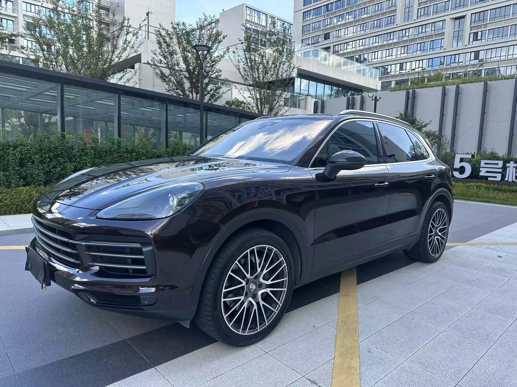 不太老款的卡宴在二手车市场还是很有畅销的，毕竟价格也便宜​​​